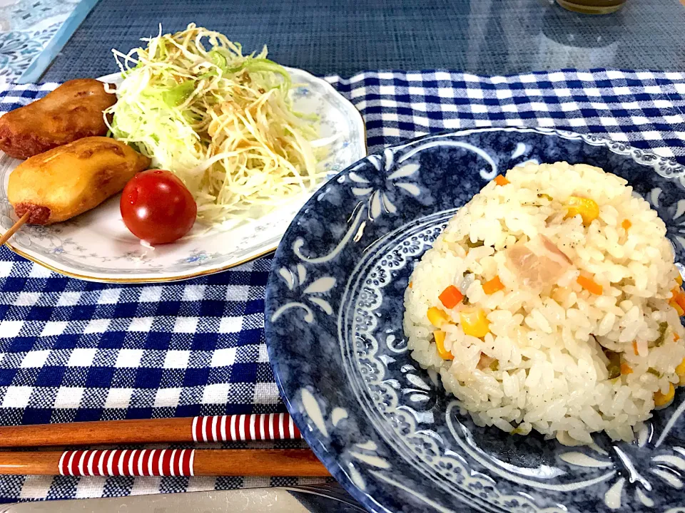 おうちランチ❤️炊飯器でピラフ&ミニアメリカンドック|えいぽんさん