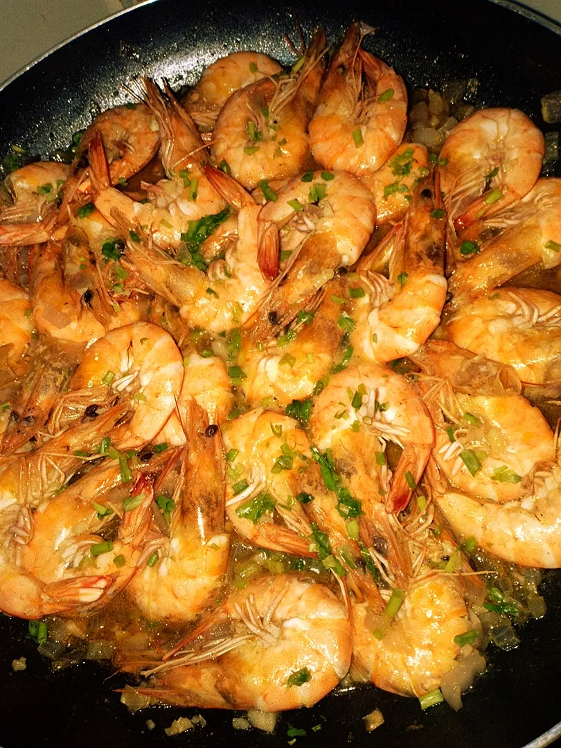 Snapdishの料理写真:Garlic butter shrimp.|girlallouさん