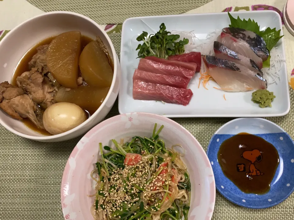 大根と鶏手羽元の煮物、豆苗と春雨のサラダ、中トロと縞鯵刺身|peanutsさん