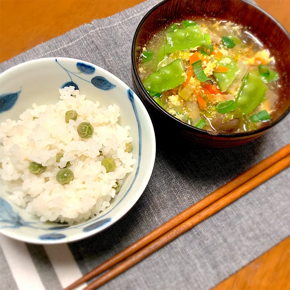 育ちすぎた絹さやを頂きました。絹さやのかき卵汁と豆ご飯に。|goma（みぃちゃん）さん