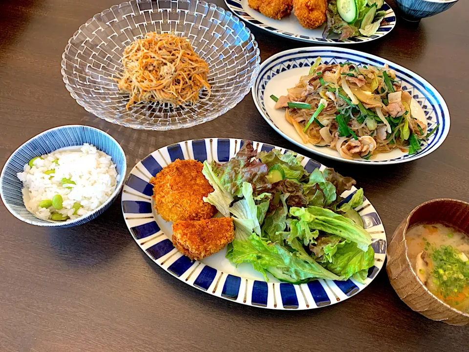 Snapdishの料理写真:カボチャコロッケ　枝豆ご飯　ゴボウと人参のツナサラダ　野菜と春雨のオイスター醤油炒め　お味噌汁|NAKATAさん