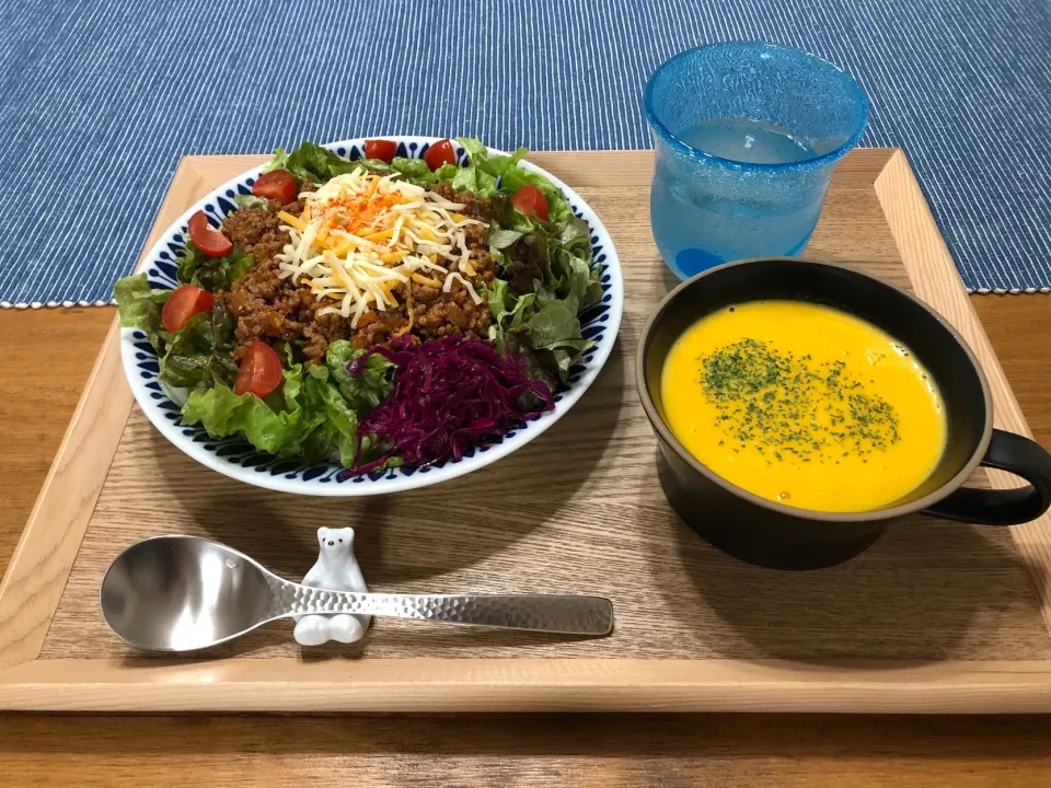 Snapdishの料理写真:タコライス🌶かぼちゃのポタージュスープ🎃|みなみさん