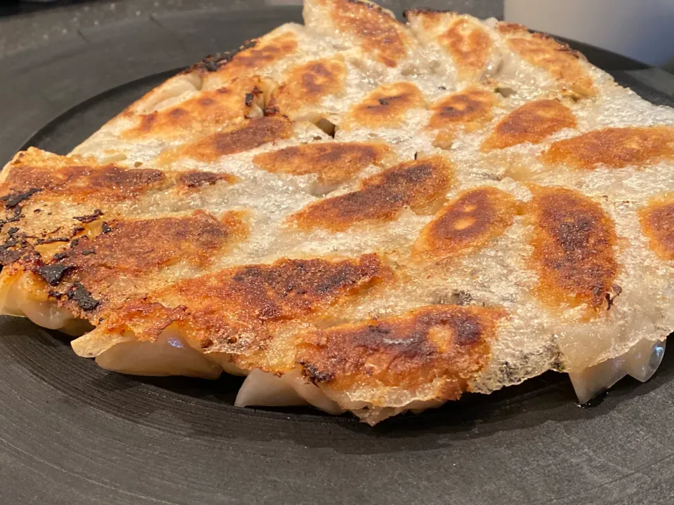 ラーメン屋がつくる餃子🥟                                 😅メニューにはないけれど|女神さん