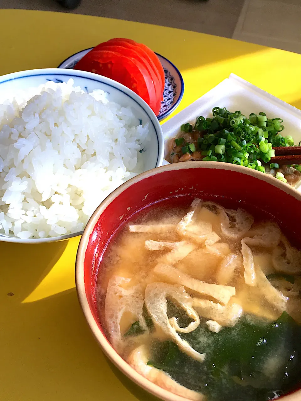 油揚げのお味噌汁で朝ごはん|4jemさん