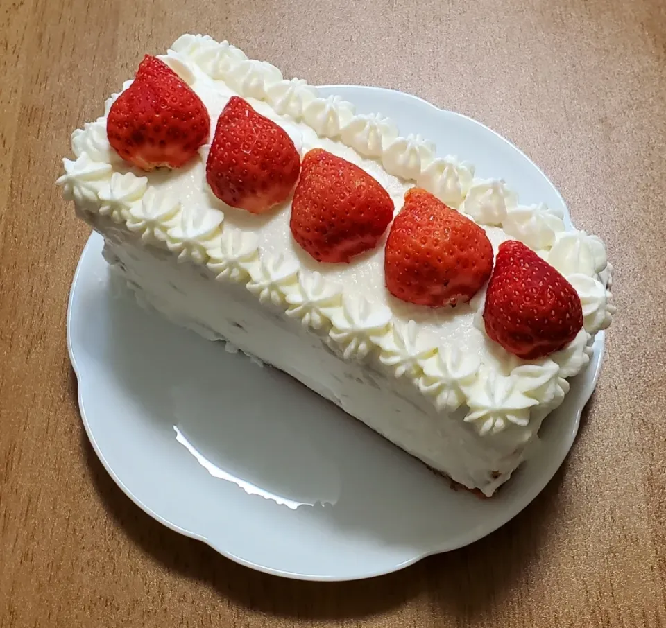 中川シェフ直伝のジェノワーズより
いちご🍓のデコレーションケーキ|ナナさん