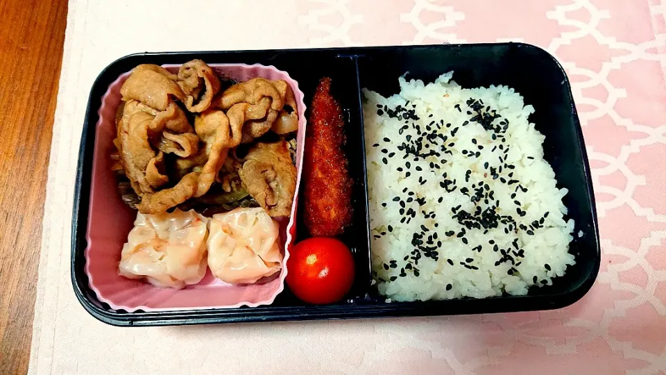 しょうが焼き❤️旦那さんお弁当🎵😊|かおるcitronさん