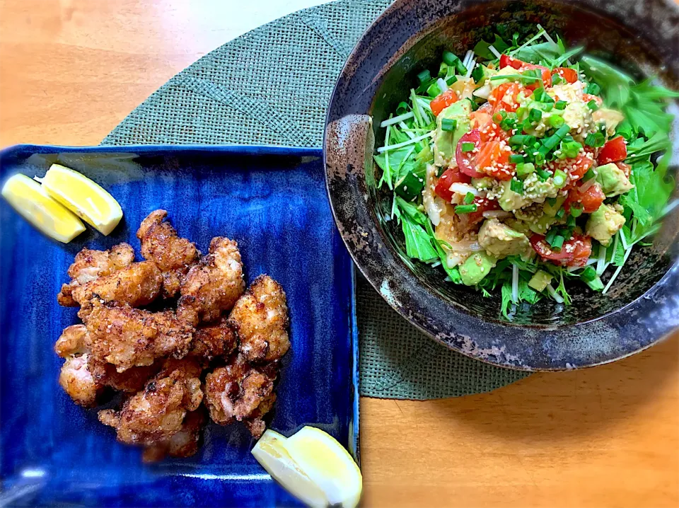 塩麹唐揚げとアボカド🥑サーモンのサラダ🥗|fu♡さん