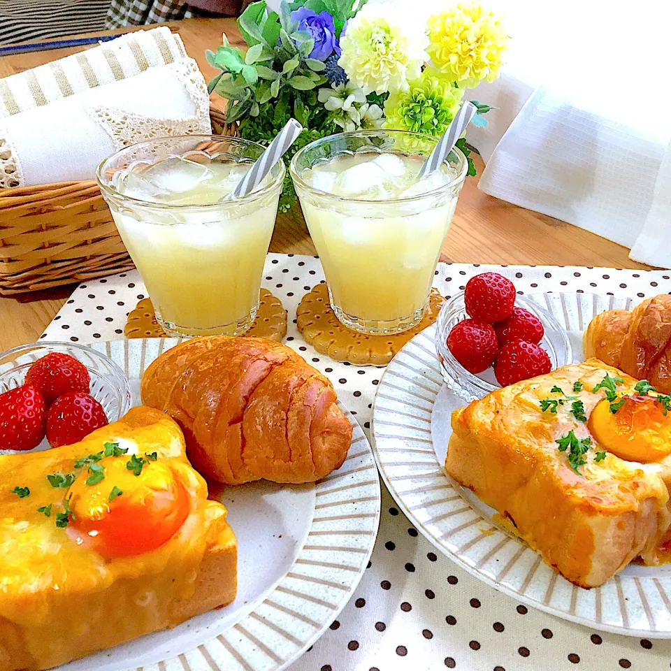 Snapdishの料理写真:チーズカレートーストであさごパン🍞🥐|mou mouさん