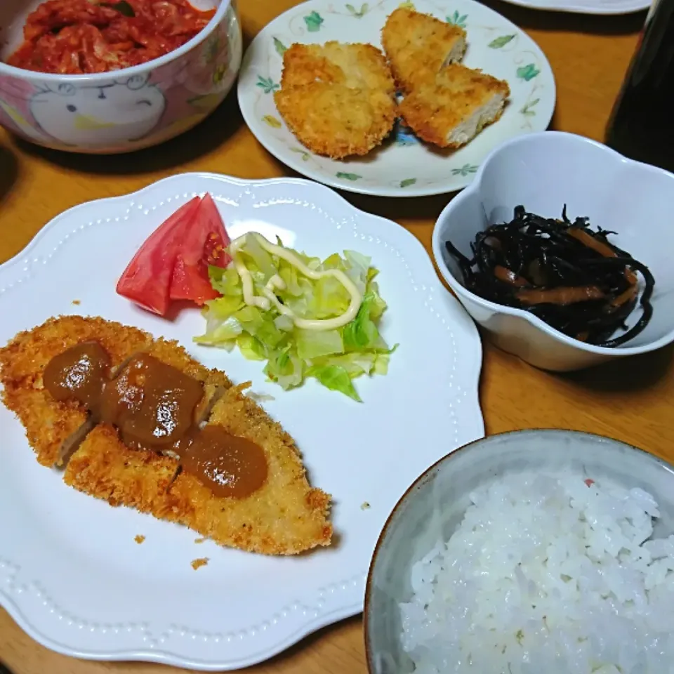 メインは、揚げ焼きチキンみそカツ🐔|しまだ ちえこさん