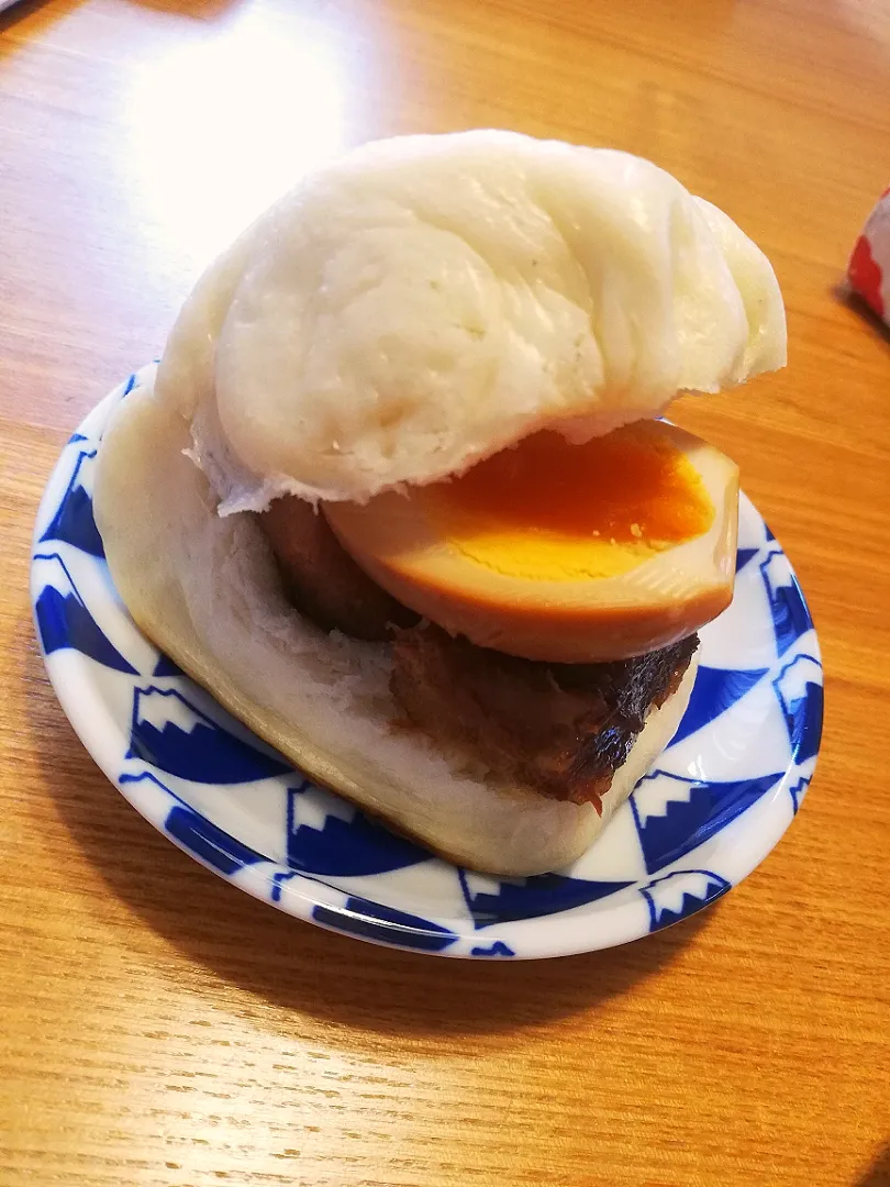 Snapdishの料理写真:角煮まん✨|pigmegさん