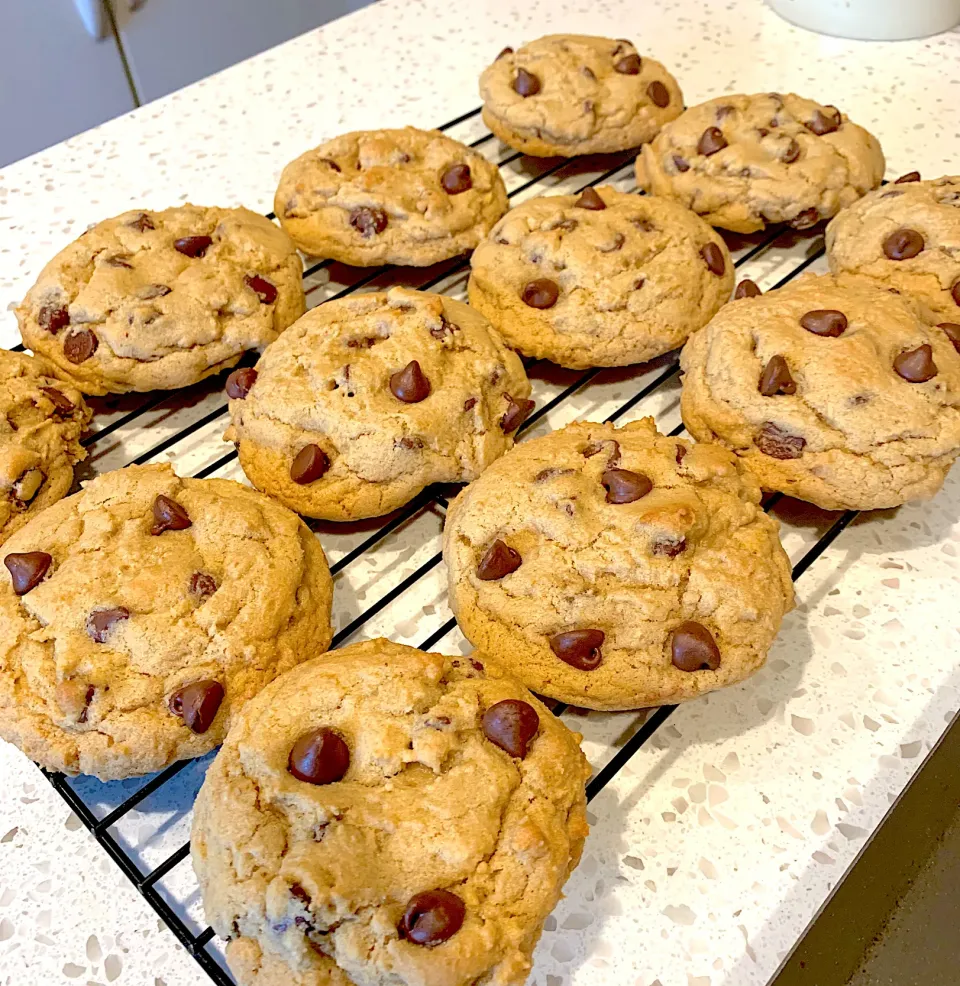 Cooling rack chocolate chips cookies|🌺IAnneさん