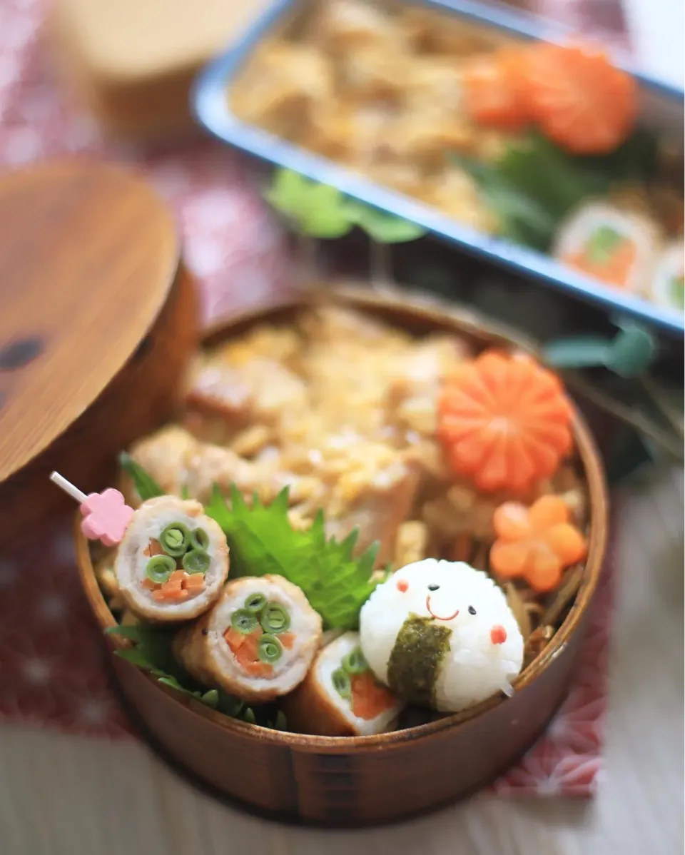 親子丼とこにぎりのお弁当|ゆいか＊さくママさん