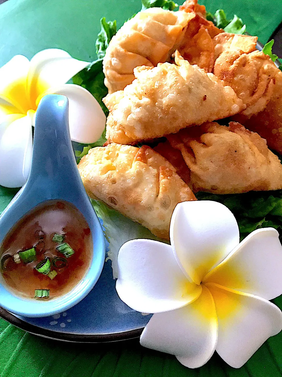 はんぺんと桜海老の揚げ餃子withスィートチリソース❤️|🌺🌺Foodie🌺🌺さん