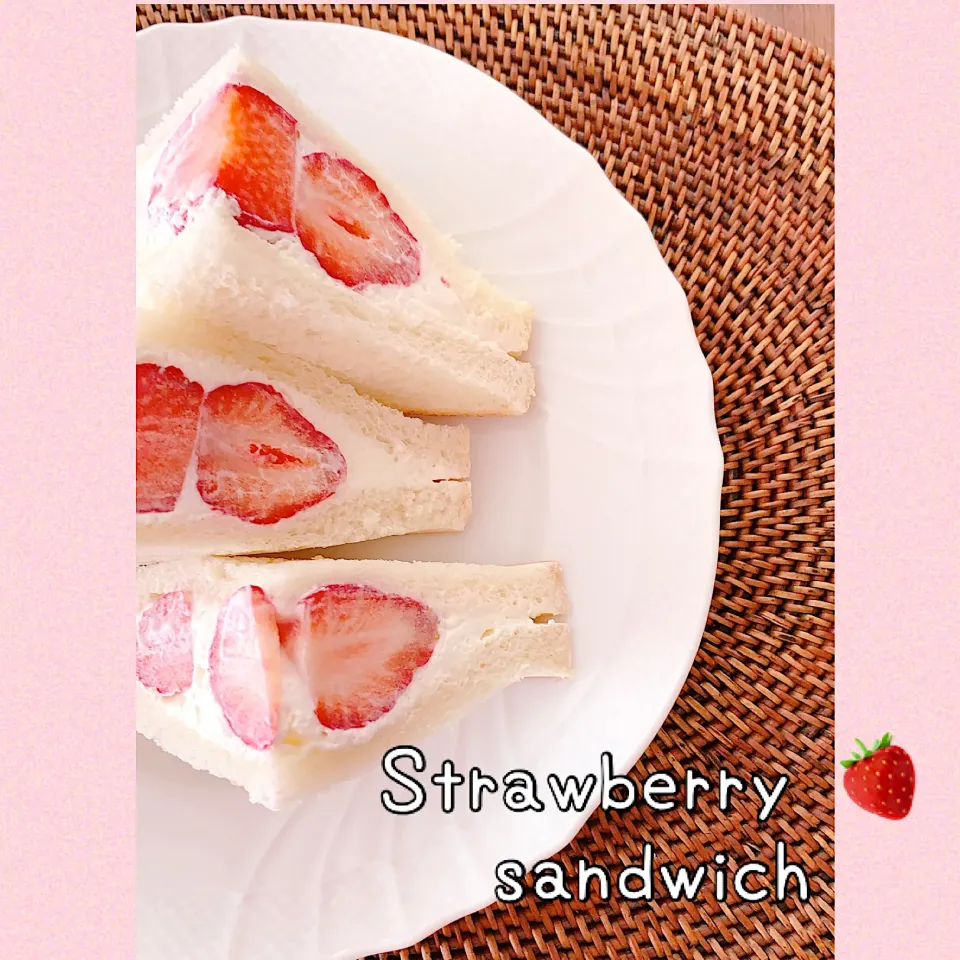 Strawberry sandwich 🍓|yugeさん