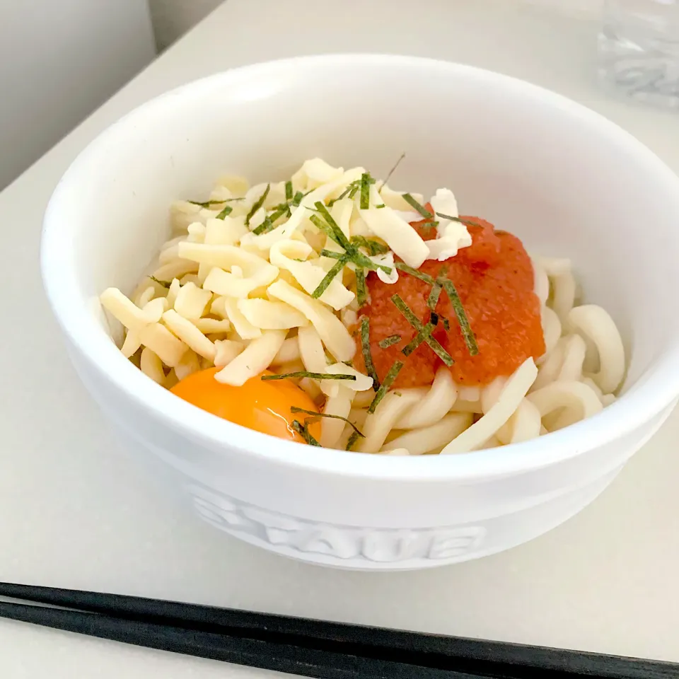 お昼ご飯☺︎明太子釜玉チーズうどん|とまこ(*^o^*)さん