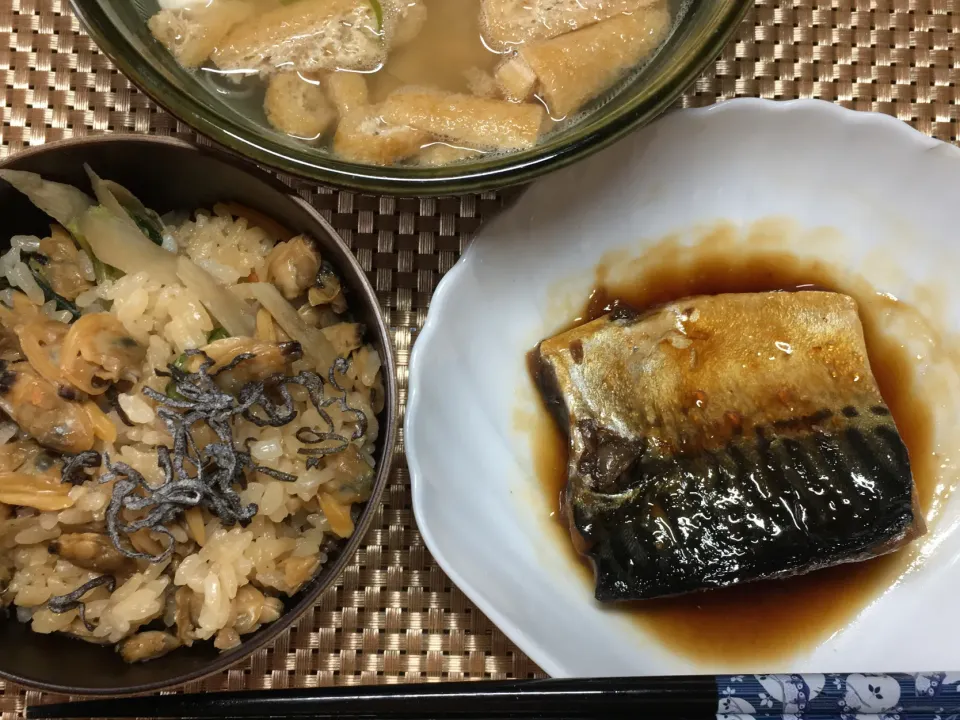 あさりご飯と鯖の醤油煮|すくらんぶるえっぐさん