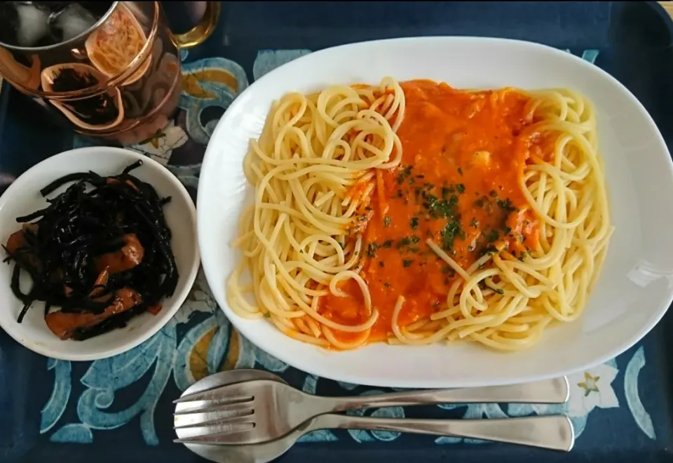 お昼は冷凍パスタ🍝|しまだ ちえこさん