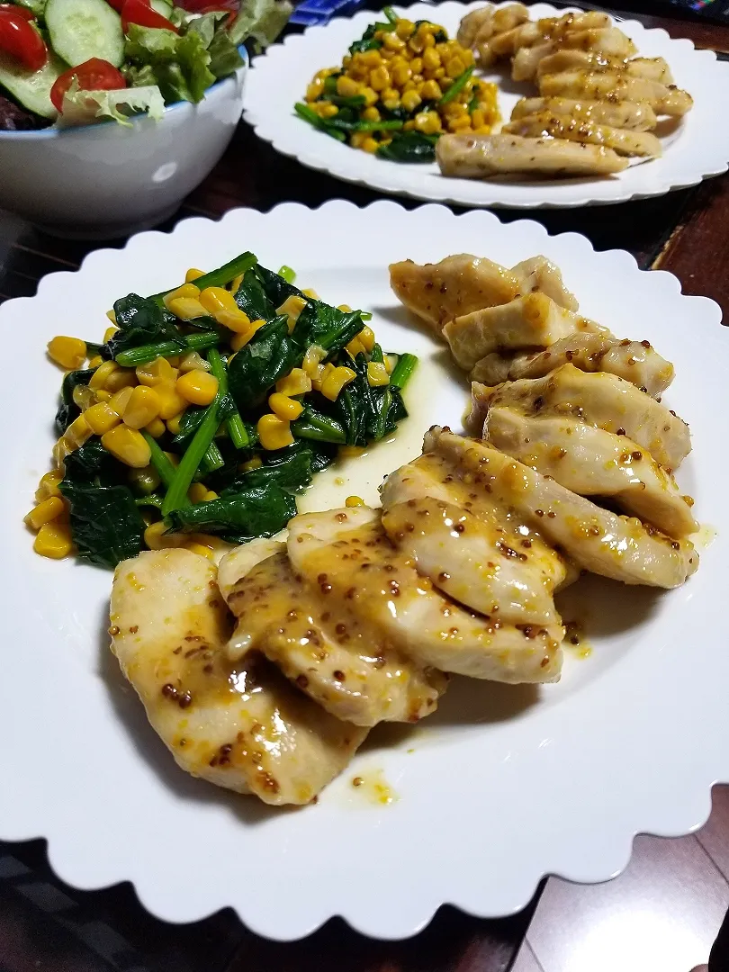 昨日の奥様料理☺️鶏むね肉のハニーマスタードソテーとほうれん草とコーンソテー☺️|dai.noriさん