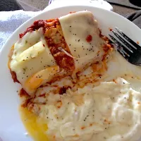 Snapdishの料理写真:Lasagna, mashed potatoes|sheryl lynn brownさん