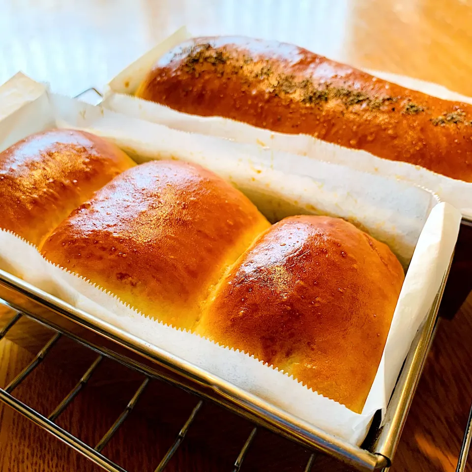 ミニ食パン焼き上がり〜🍞|いちごさん