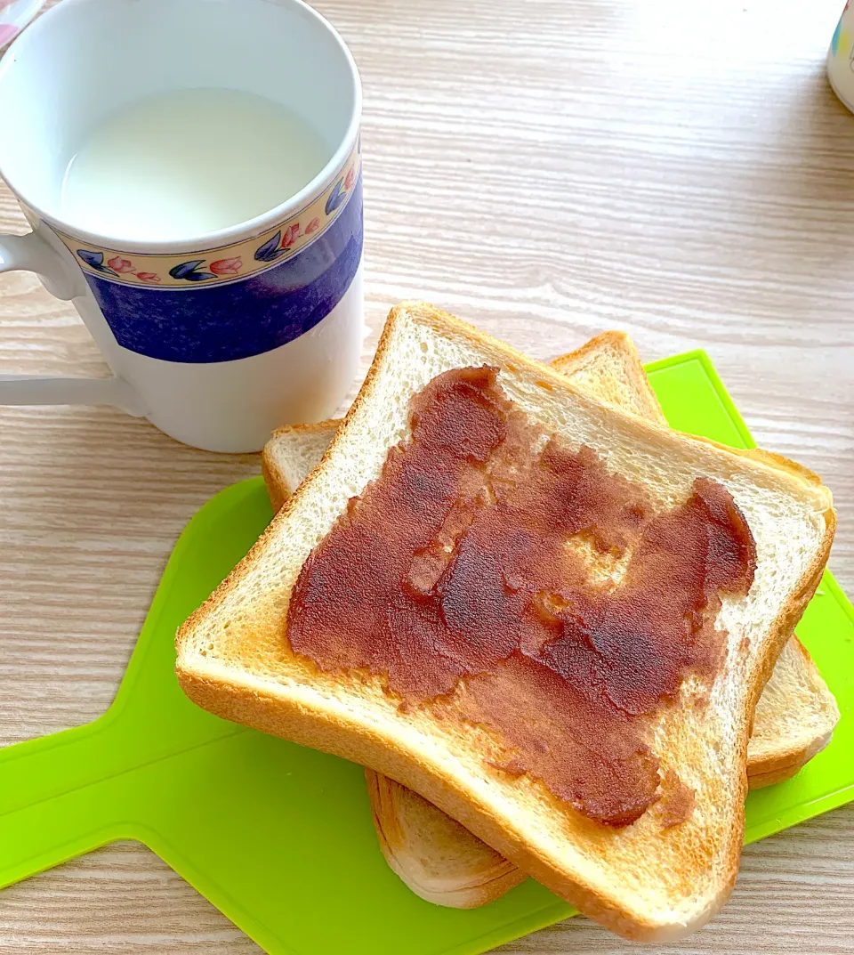 餡トーストと牛乳♪|このみんさん