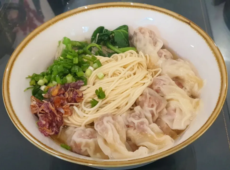 wonton noodles soup|Darren Loさん