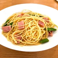 アスパラとベーコンのパスタ|眼鏡さん