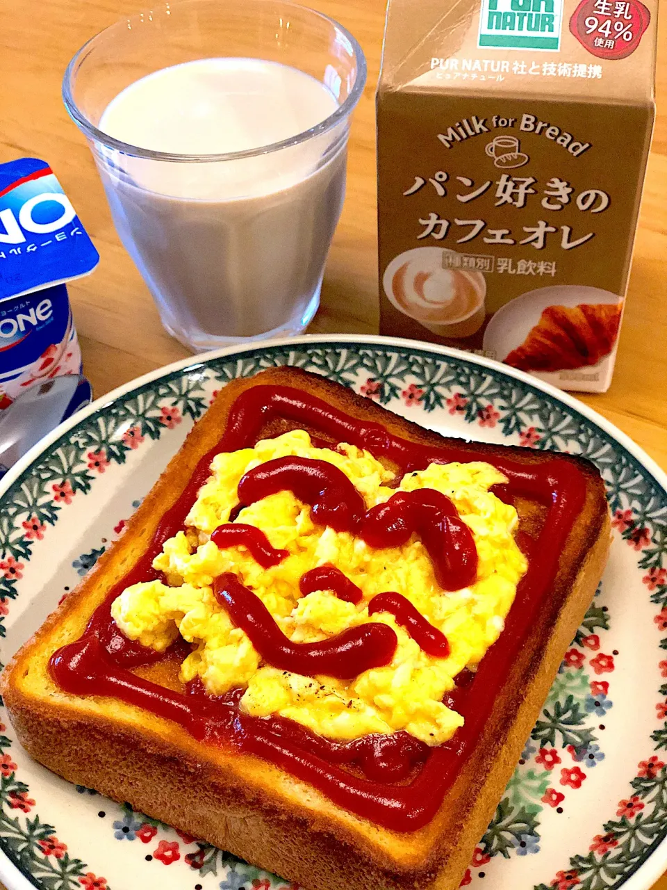 スクランブルエッグ🥚トースト🍞|みぃこさん