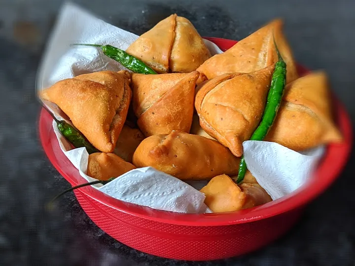 Indian Samosa homemade
Plz follow my YouTube channel....
'Food Philic'|Food philicさん