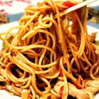 Snapdishの料理写真:chines chicken chowmein|Aabish Sajjadさん