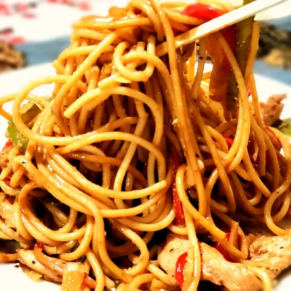 chines chicken chowmein|Aabish Sajjadさん