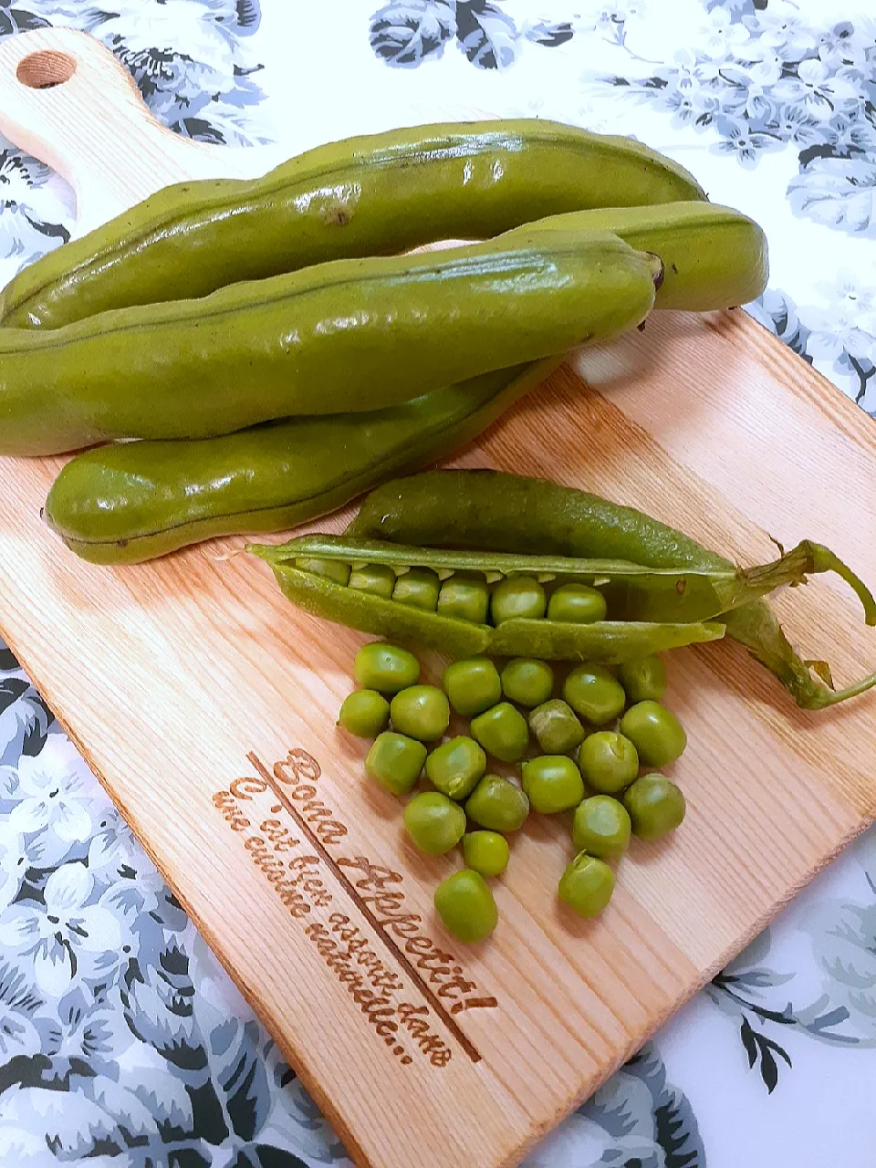 農家さんの朝採り野菜🥕🌽🥒そら豆&グリンピース|@きなこさん