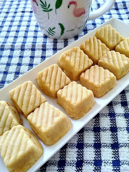 Pineapple Cube Biscuit|Harlina  (Malaysia)さん