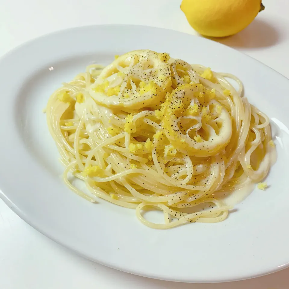 Snapdishの料理写真:檸檬とナンプラーのスパゲットーニ🍋|leeさん