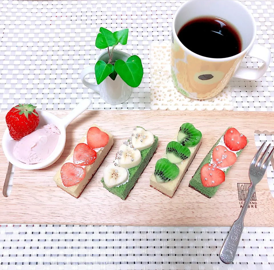 おうちカフェ「カステラのアレンジ🍓🍌🥝」|Happy suzumeさん