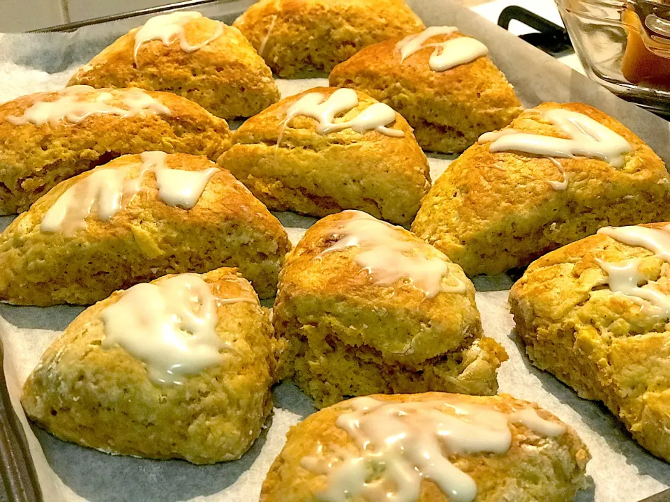 Snapdishの料理写真:Pumpkin spice scones|Babyluv Cabrera Ocampoさん