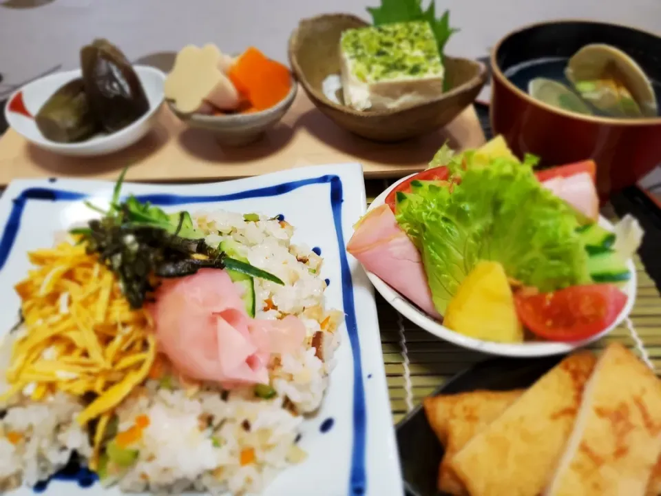 今日の朝ご飯🍚|こまちさん