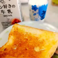 Snapdishの料理写真:朝ごはん😊トースト😊