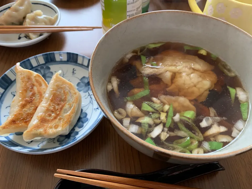 5月17日昼はワンタンと餃子🥟|とももさん