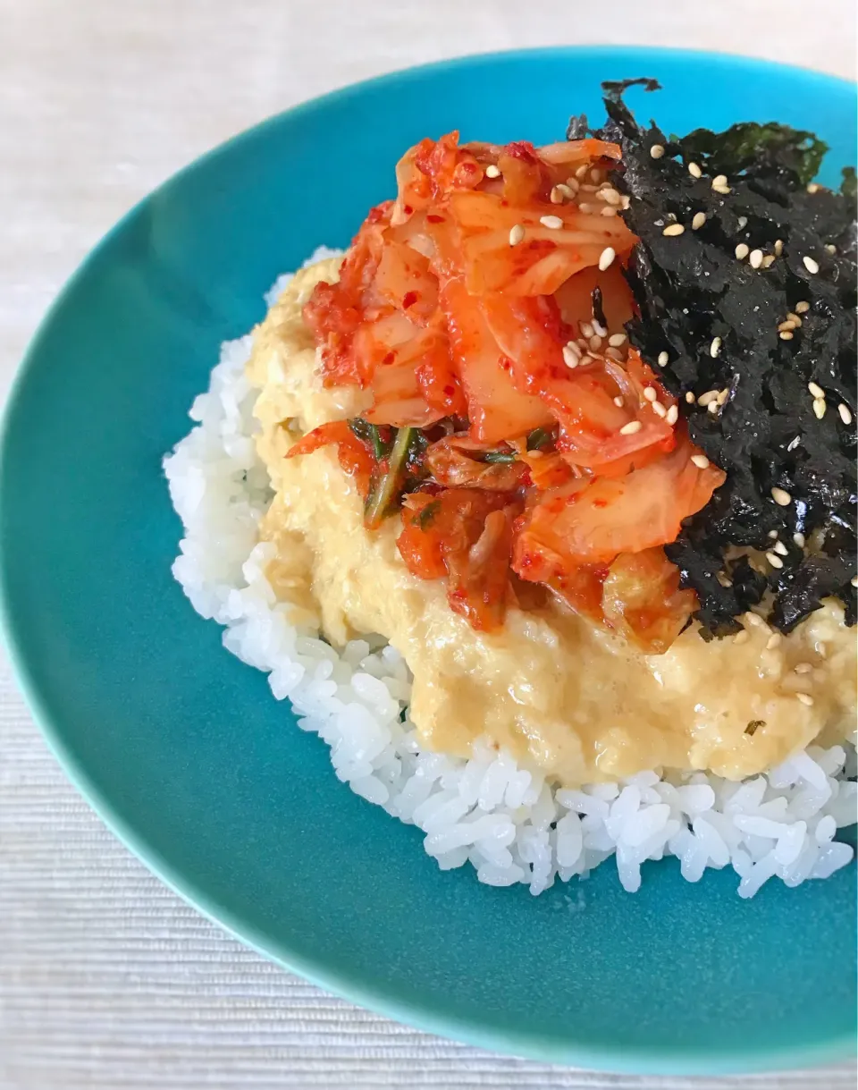 ふわとろ玉子キムチ丼|アッチさん