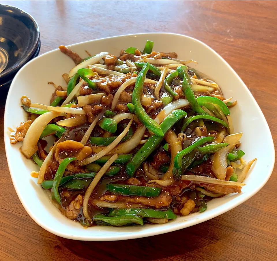 やっと再開！営業自粛していたご近所の中華屋さん。青椒肉絲餡掛け焼そば！美味かったよー！|マツさん