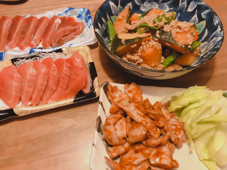 Snapdishの料理写真:刺身・豚モツ焼き・かぼちゃ煮|mayuyuさん