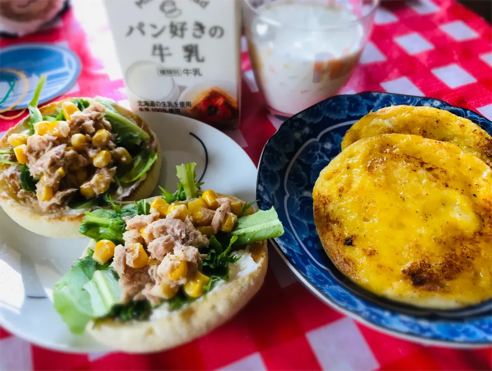 ゆったり休日ブランチ🍴パン好きの牛乳とイングリッシュマフィン|ちはねさん