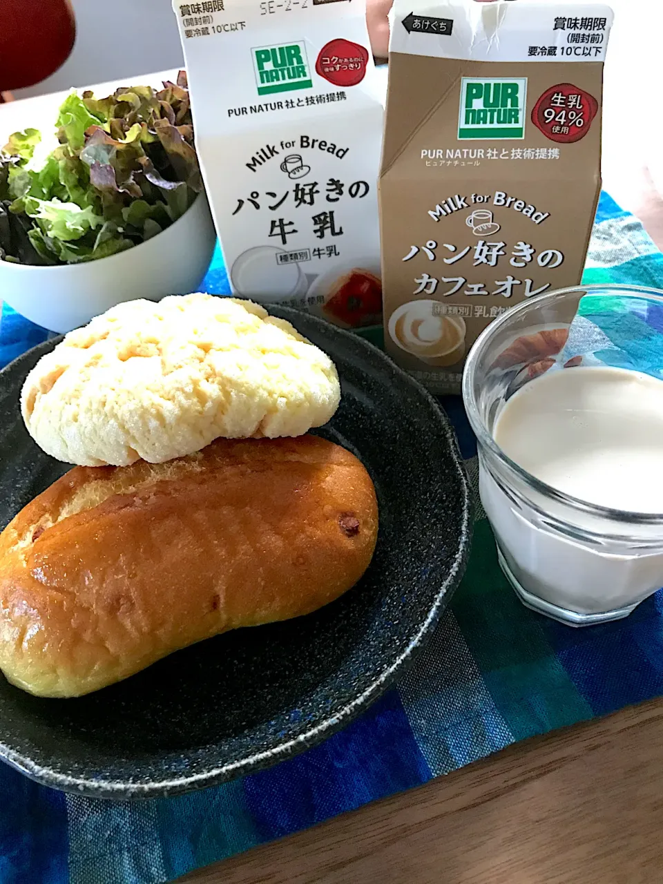 パン好きのカフェオレで朝ごはん＊|やぁさん