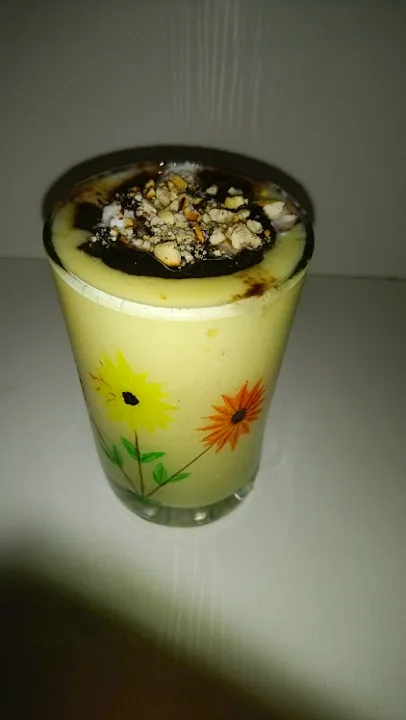 जयोTî ✨💕's dish जयोTî ✨💕's dish Thick Mango Shake with Chocolate and Nuts toppings 🍋 🍫 🍹 😍|Jyoti_Food_Hutさん