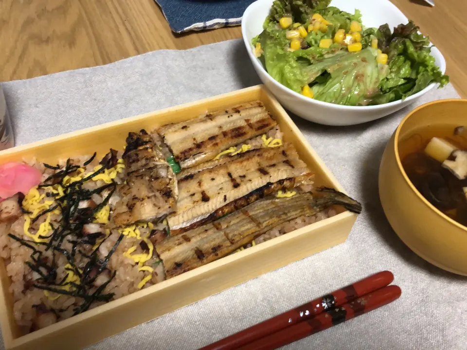 Snapdishの料理写真:明石のアナゴ飯✨|さおりさん