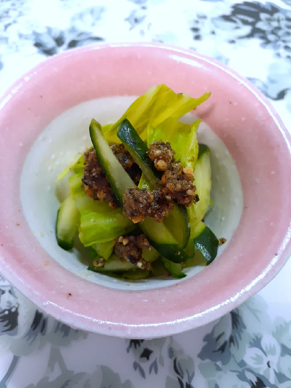 Snapdishの料理写真:🔷春キャベツと🥒胡瓜の🥜ピーナッツごま和え🔷|@きなこさん