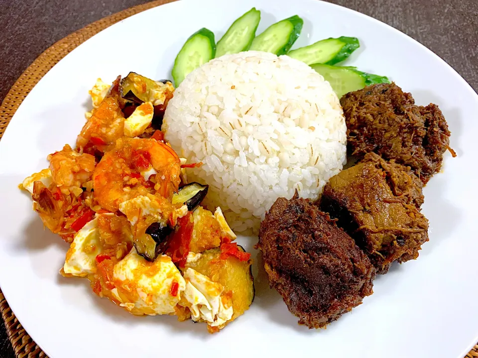 Rendang & balado Udang terong|yeni kartikasariさん