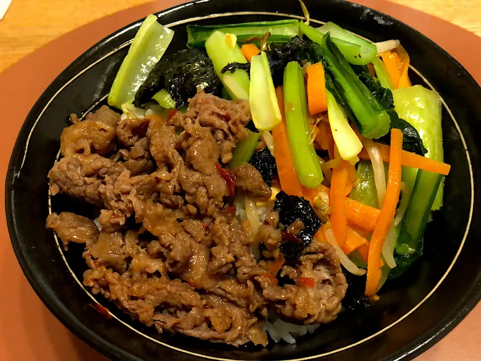 Snapdishの料理写真:牛肉ナムル丼|yuriさん