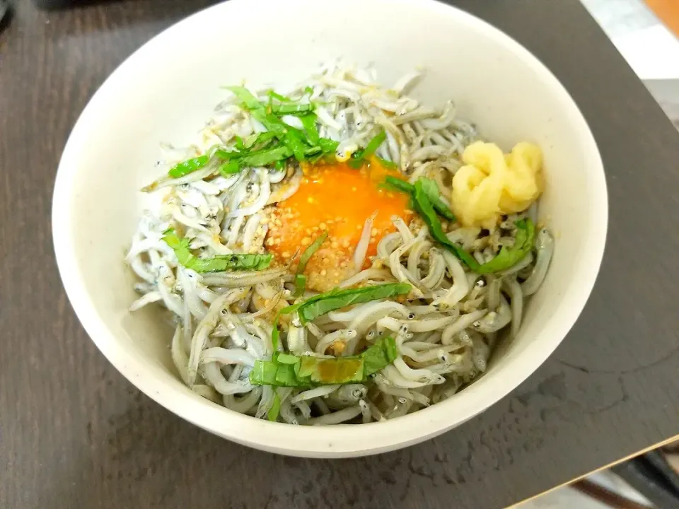 しらす丼♪|ひろすけさん